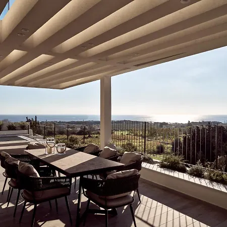 Alexandra Seaview Luxurious Villa, By Thinkvilla Vila