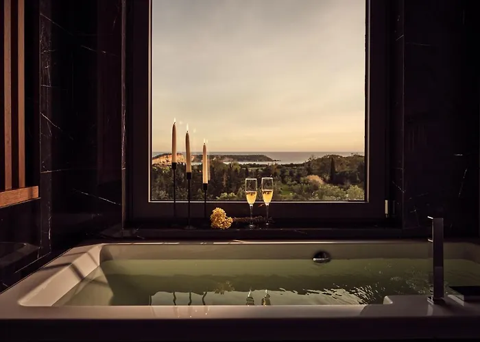 Alexandra Seaview Luxurious Villa, By Thinkvilla