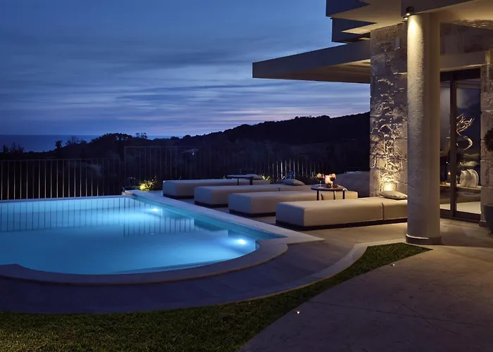 Alexandra Seaview Luxurious Villa, By Thinkvilla *
