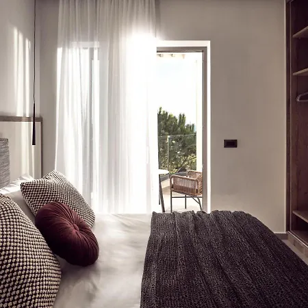 Alexandra Seaview Luxurious Villa, By Thinkvilla *