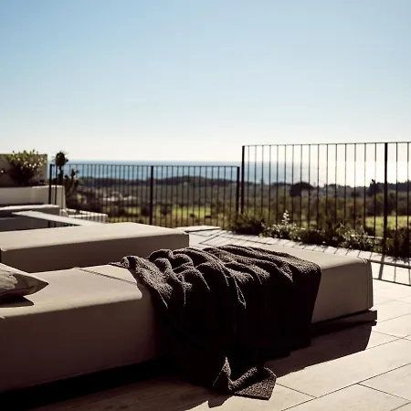 Alexandra Seaview Luxurious Villa, By Thinkvilla *