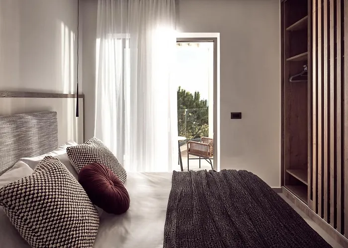 Alexandra Seaview Luxurious Villa, By Thinkvilla *