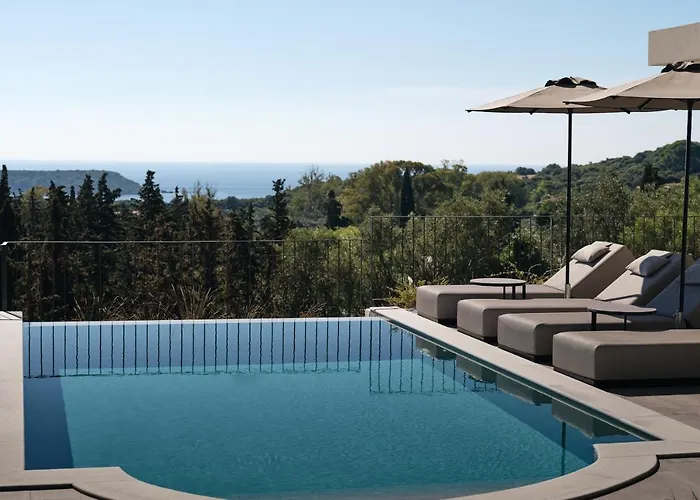 Alexandra Seaview Luxurious Villa, By Thinkvilla *